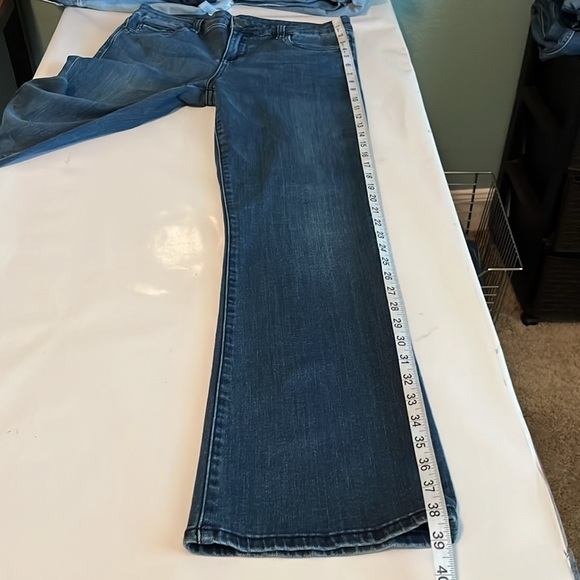 Kut From The Kloth Farrah Baby Bootcut Mid Rise Size 8 - Picture 9 of 16